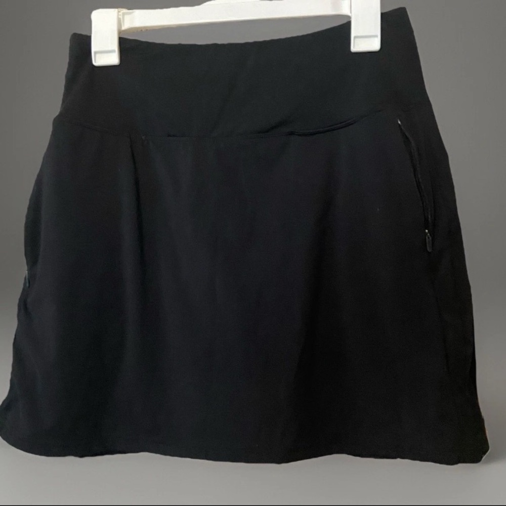 Santiny Black Athletic Skirt with Shorts and Zipper Pockets Women's‎ Size Medium